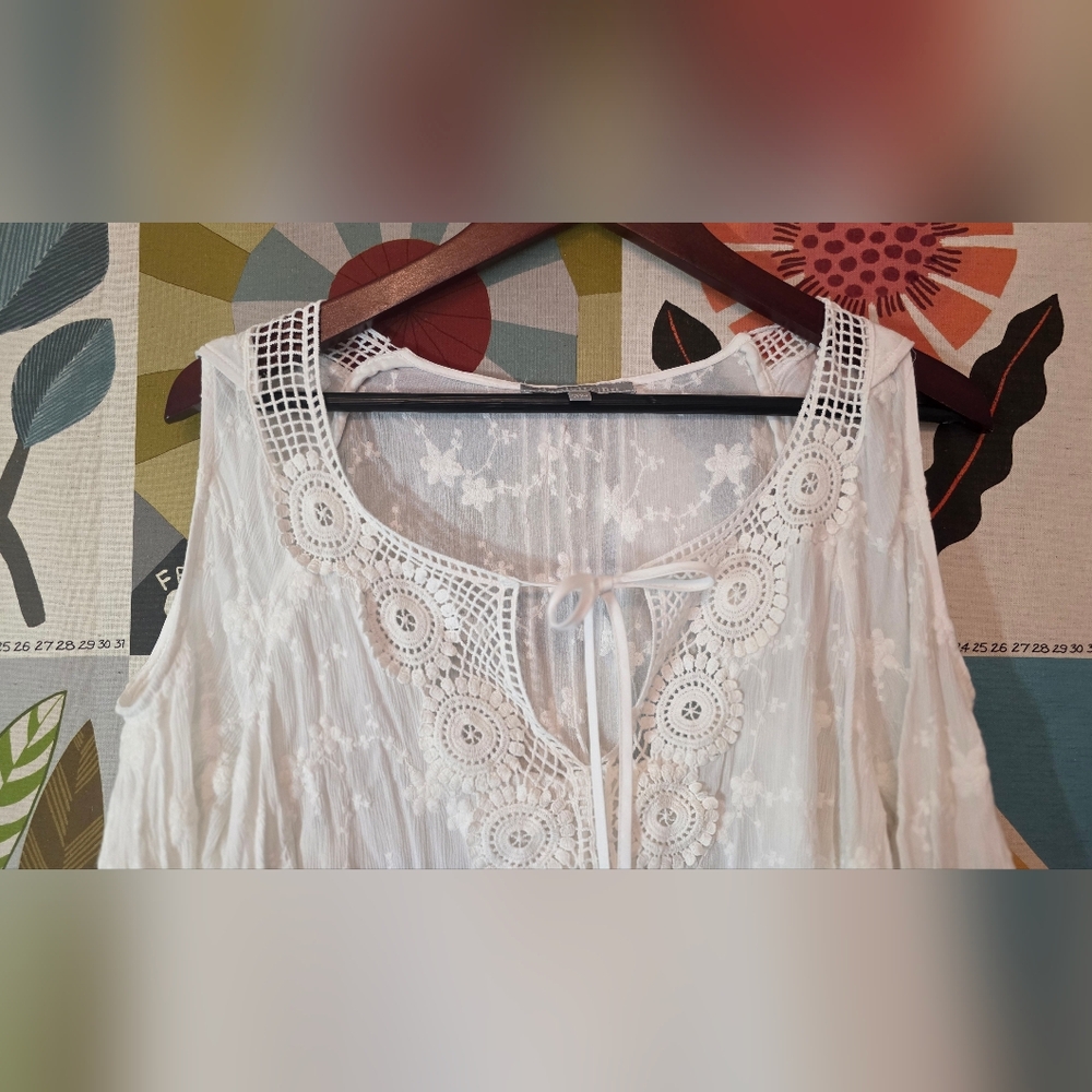 White Cold-Shoulder Top - Picture 5 of 14
